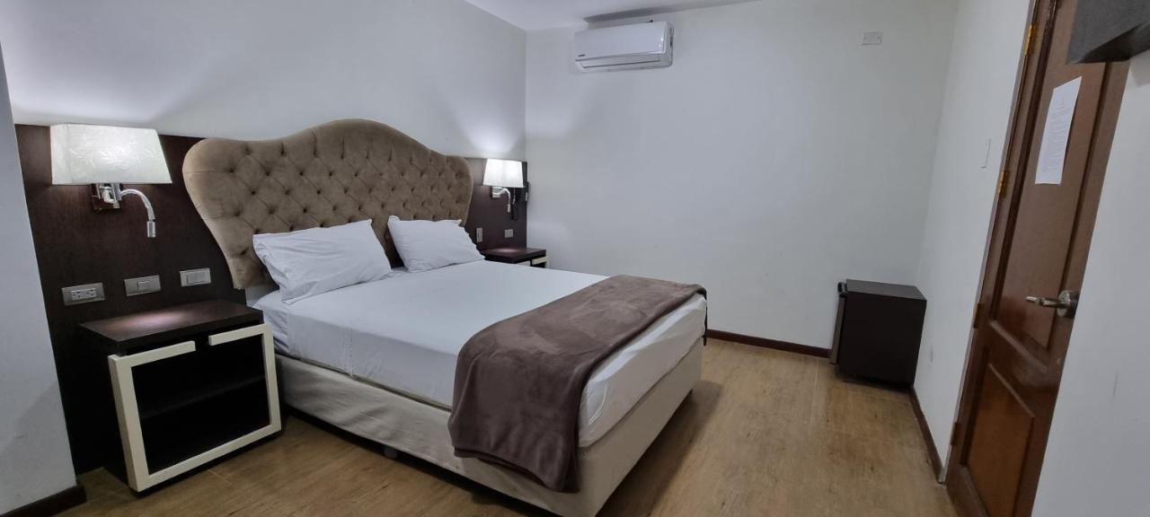 Hotel Imperio Real Trujillo Luaran gambar