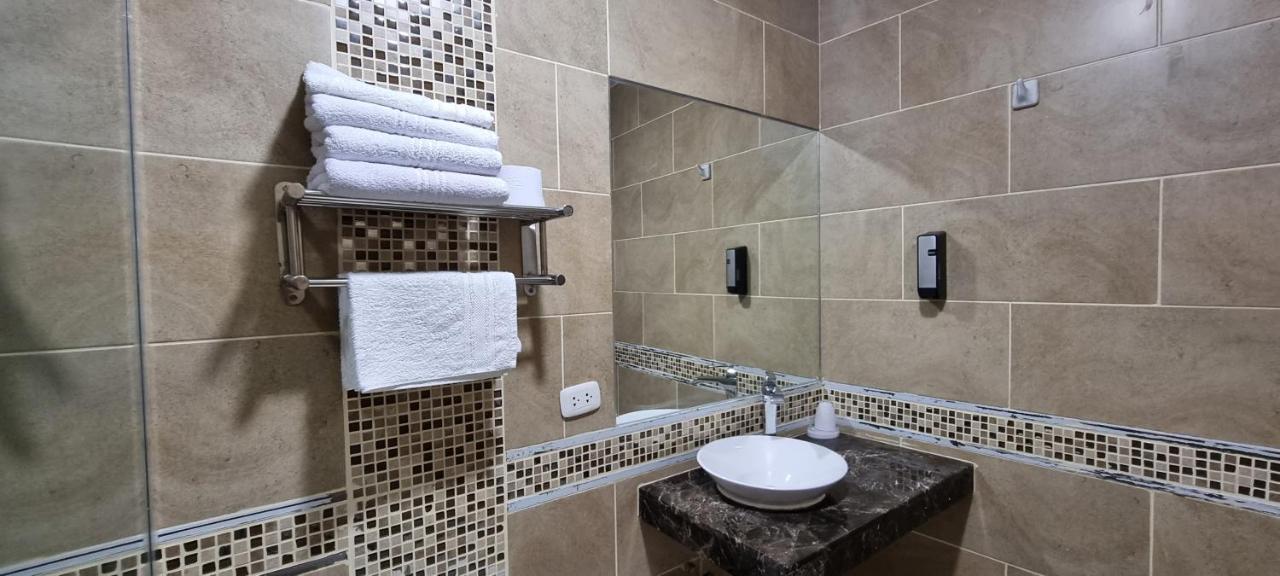 Hotel Imperio Real Trujillo Luaran gambar