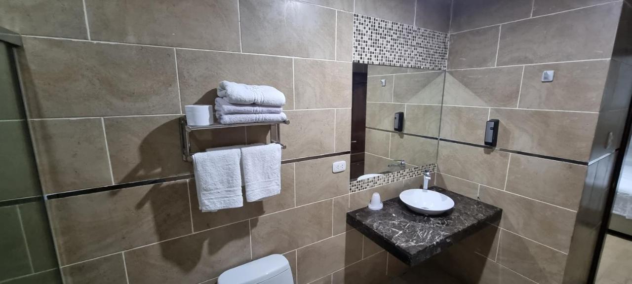 Hotel Imperio Real Trujillo Luaran gambar